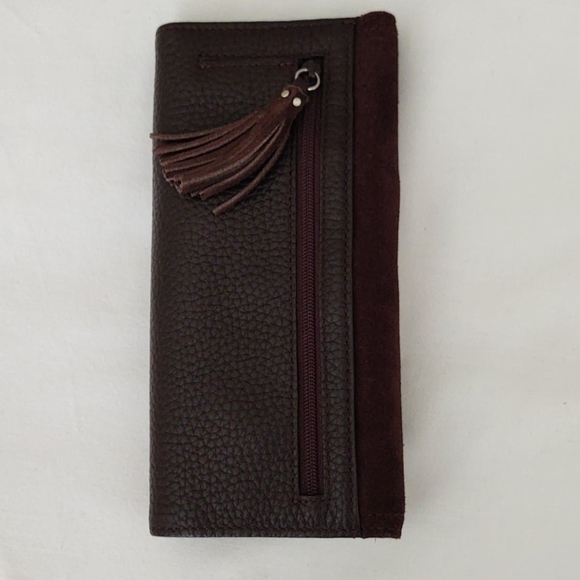 Brighton Crossbody Wallet - Picture 3 of 8